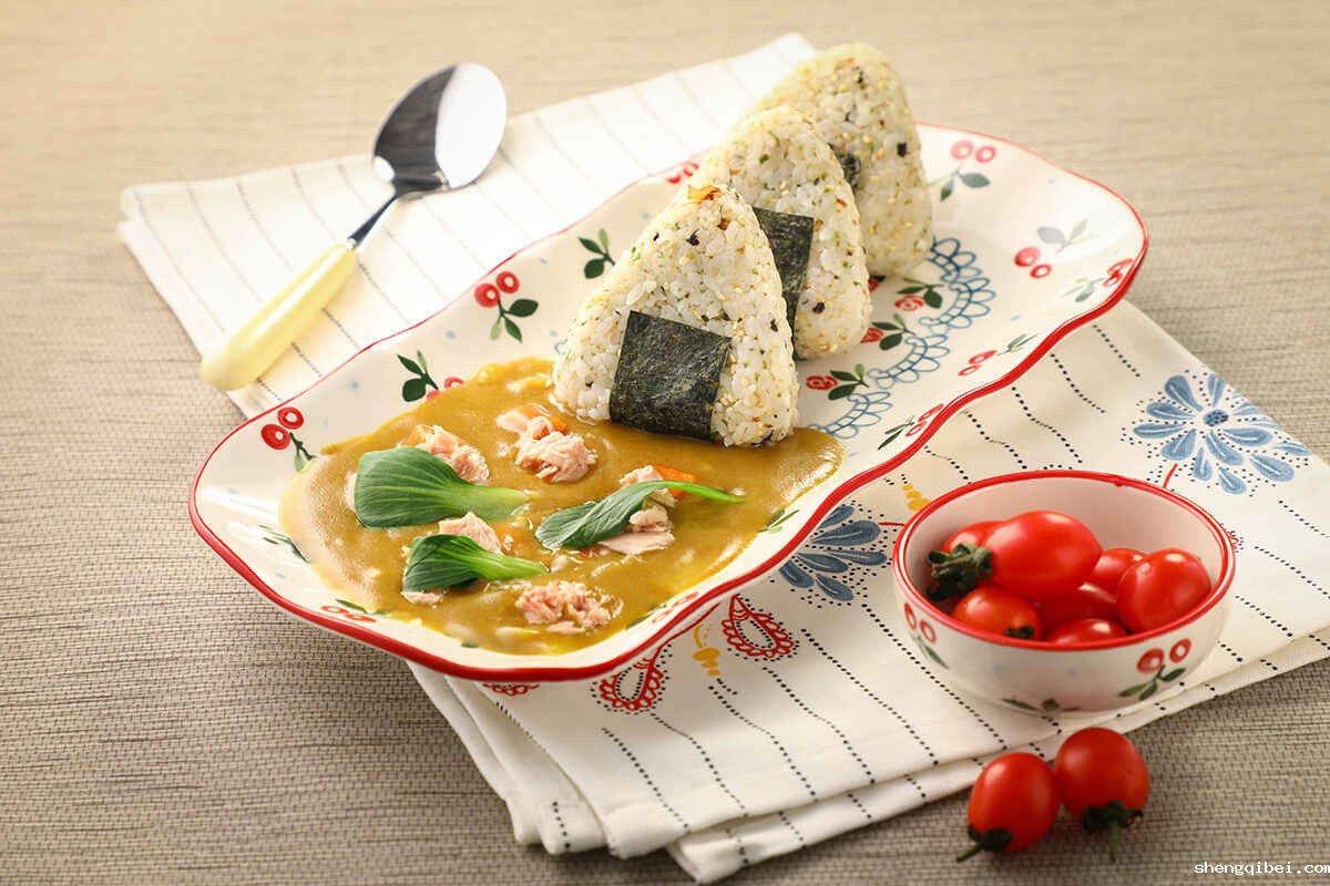 betway必威西汉姆联官方网站_金枪鱼咖喱饭团
